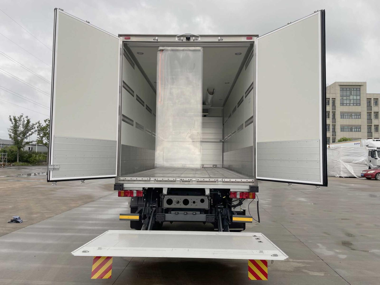 Фургон-рефрижератор HOWO T5G 4×2 280 л.с. АКПП