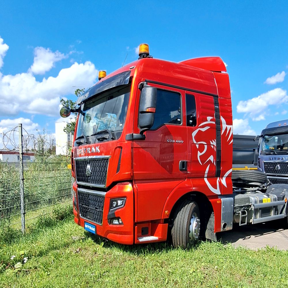 SITRAK C7H MAX 4Х2 (ADR) | цвет кабины Красный