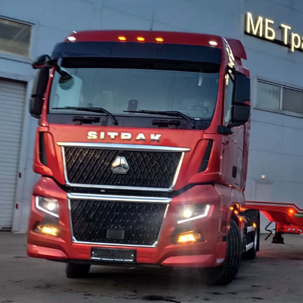 Автопоезд: тягач SITRAK C7H MAX 4х2 с полуприцепом-контейнеровозом Grunwald