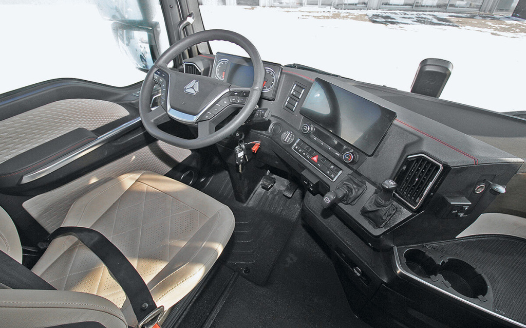 кабина С7H MAX.jpg кабина С7H MAX.jpg