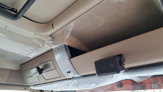 Рефрижератор Howo T5G 4x2 + ХОУ + гидроборт