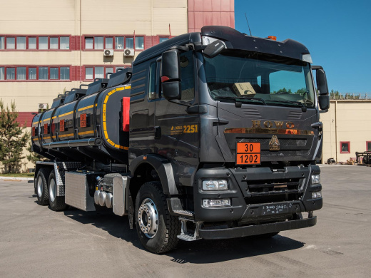 Автотопливозаправщик (АТЗ-20/4) HOWO T5G