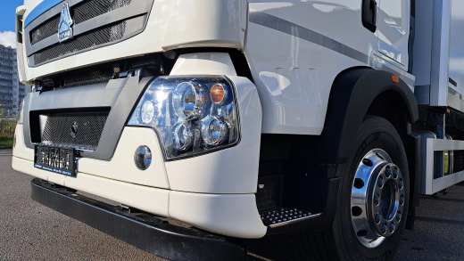 Рефрижератор Howo T5G 4x2 + ХОУ + гидроборт