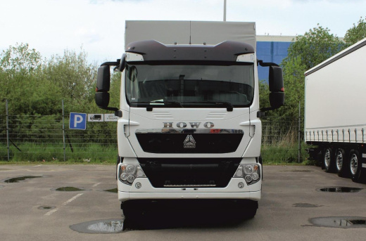 Автомобиль бортовой с тентом Howo T5G 4x2, 280 л.с. с АКПП .