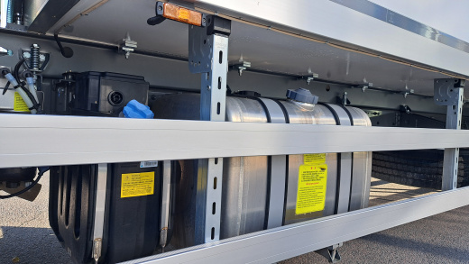 Рефрижератор Howo T5G 4x2 + ХОУ + гидроборт