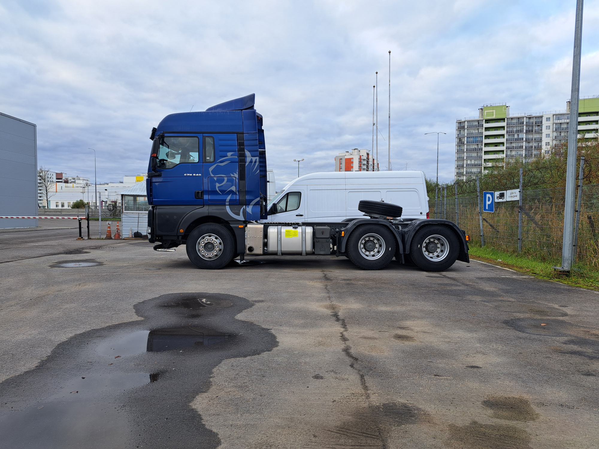 SITRAK C7H 6Х4 МКПП ZF, усиленные рессоры