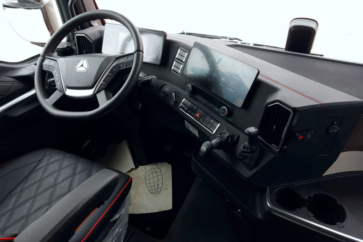 Кабины Sitrak C7H MAX: какие варианты доступны и в чём их особенности?