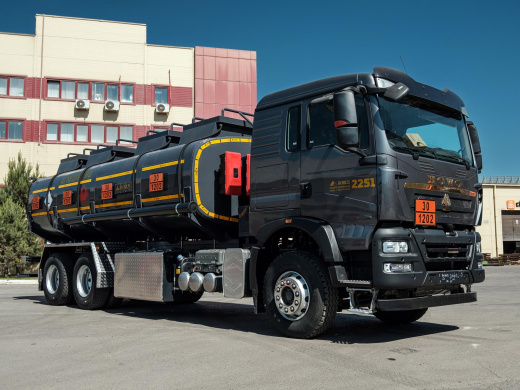 Автотопливозаправщик (АТЗ-20/4) HOWO T5G