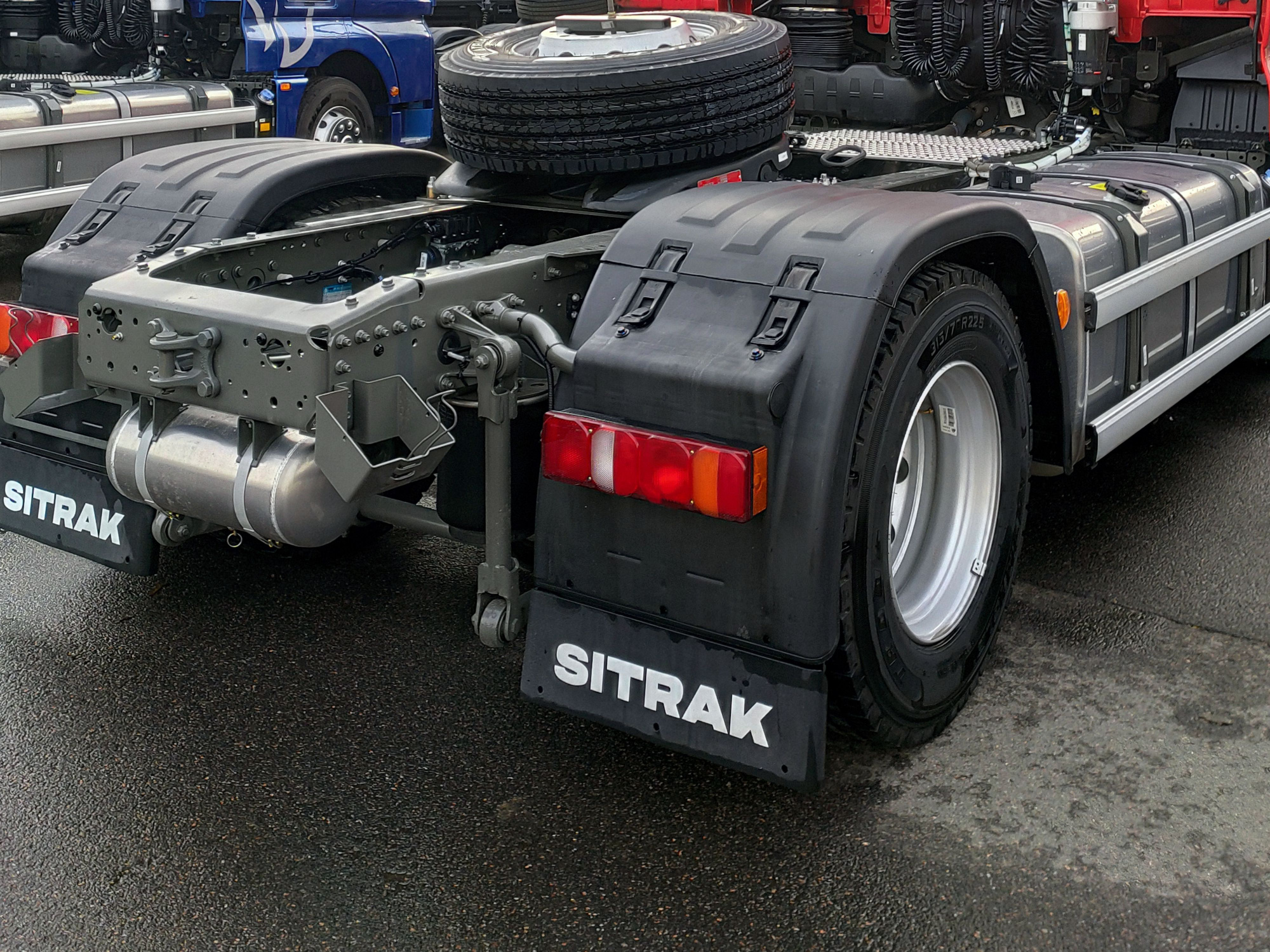 SITRAK C7H MAX 4Х2 | цвет кабины Красный