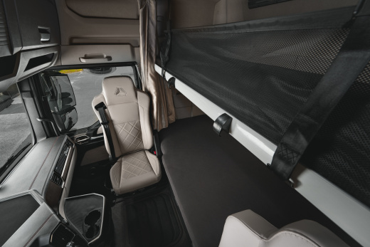 SITRAK C7H MAX 6Х4 ADR, задняя пневма | цвет кабины Белый