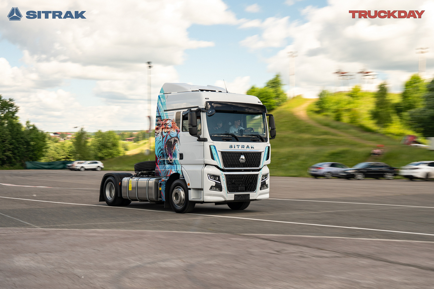 Гул моторов, блеск хрома и море улыбок: SITRAK ярко выступил на Truck Day 2026!